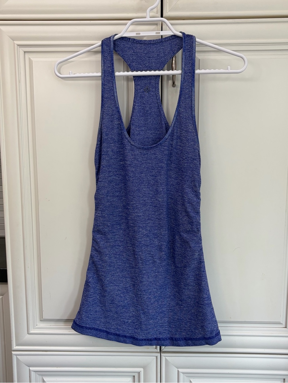 Lululemon women’s reversible blue racerback tank top